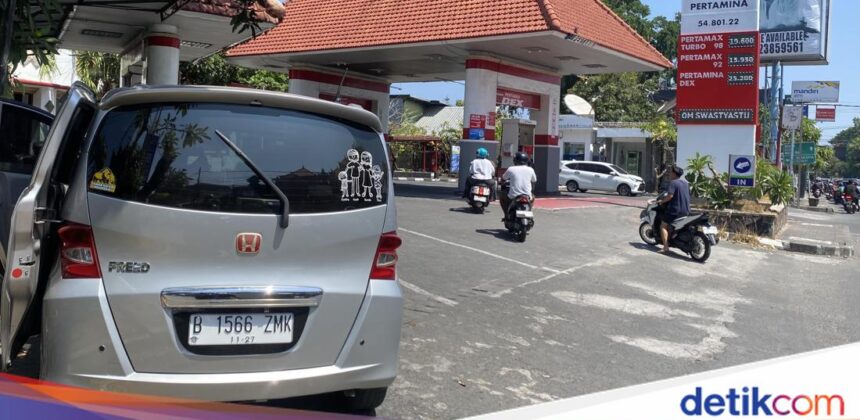 Kelangkaan BBM di Bali, Antrean Panjang di SPBU Terjadi