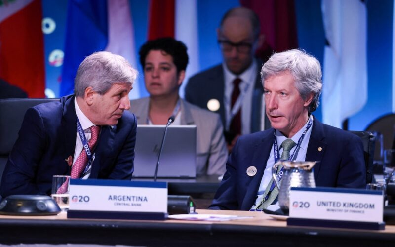 Pemerintah Argentina Siapkan Strategi Hadapi Dolarisasi Menjelang Pemilu